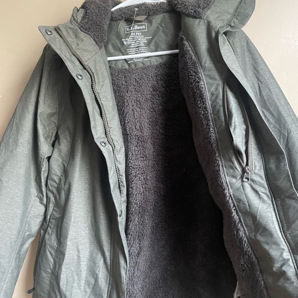 L.L. Bean Green Jacket fuzzy inside SIZE XSP - Picture 3 of 5